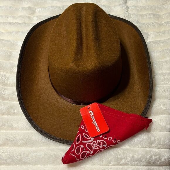 Cowboy hat & red bandana - Picture 1 of 4